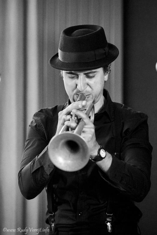 trompettist Angel Calvo Pérez tijdens Jazzathome 2019
