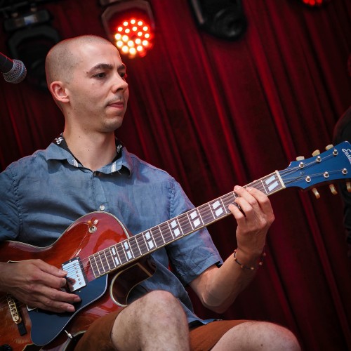 gitarist Casimir Ostyn