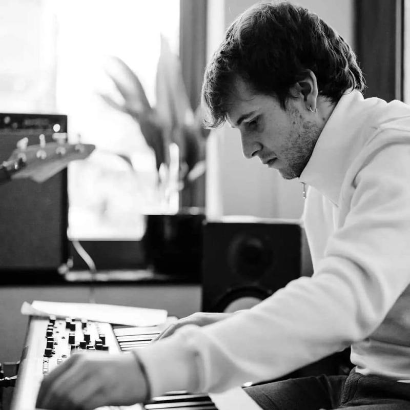 Samuel Cooremans speelt op toetsen